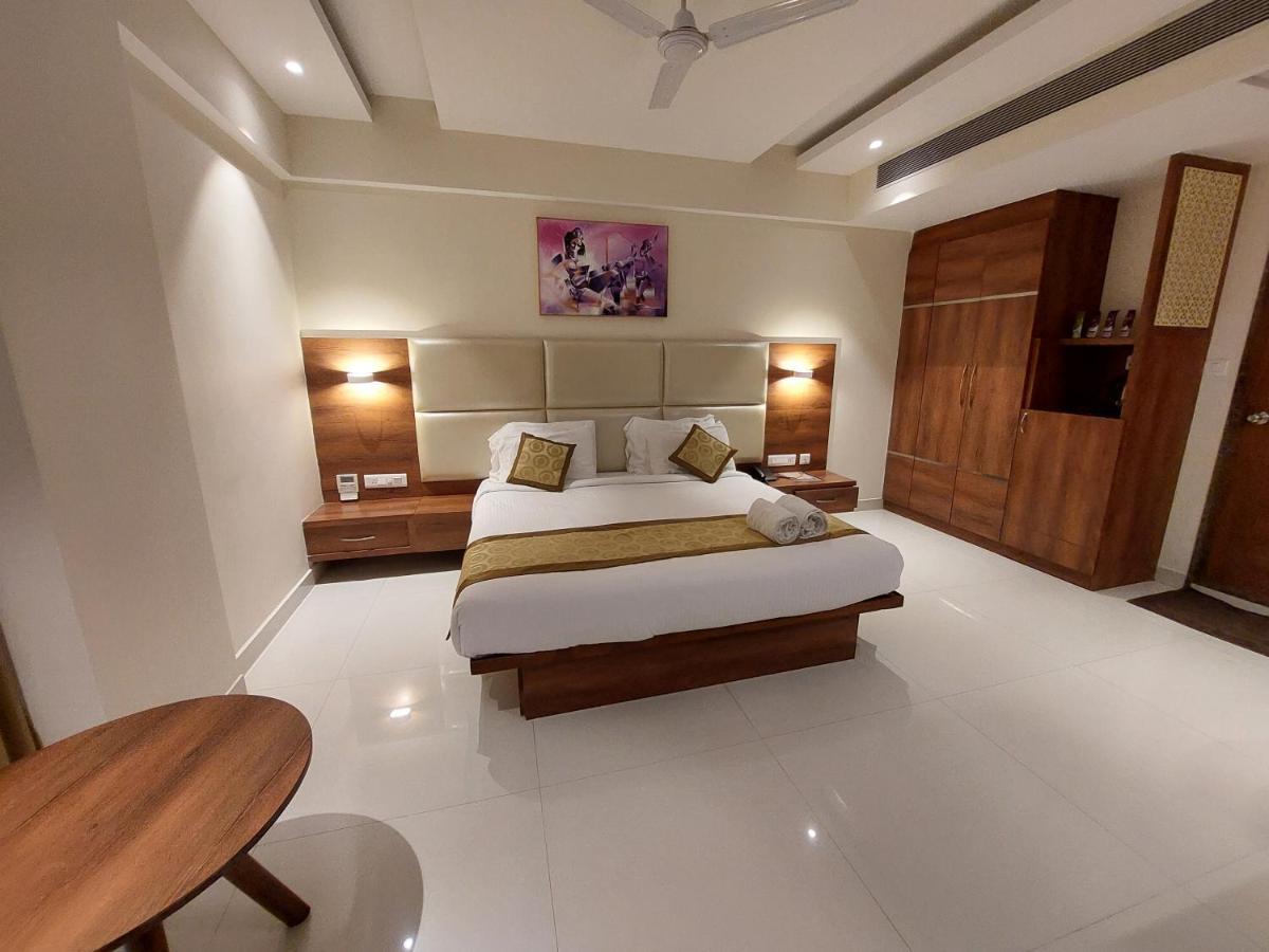 Hotel Tranquil Manipal Kültér fotó